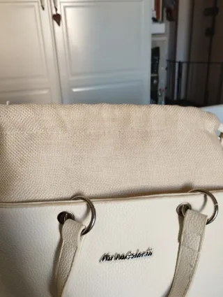 Borsa secchiello bianca borchie oro
