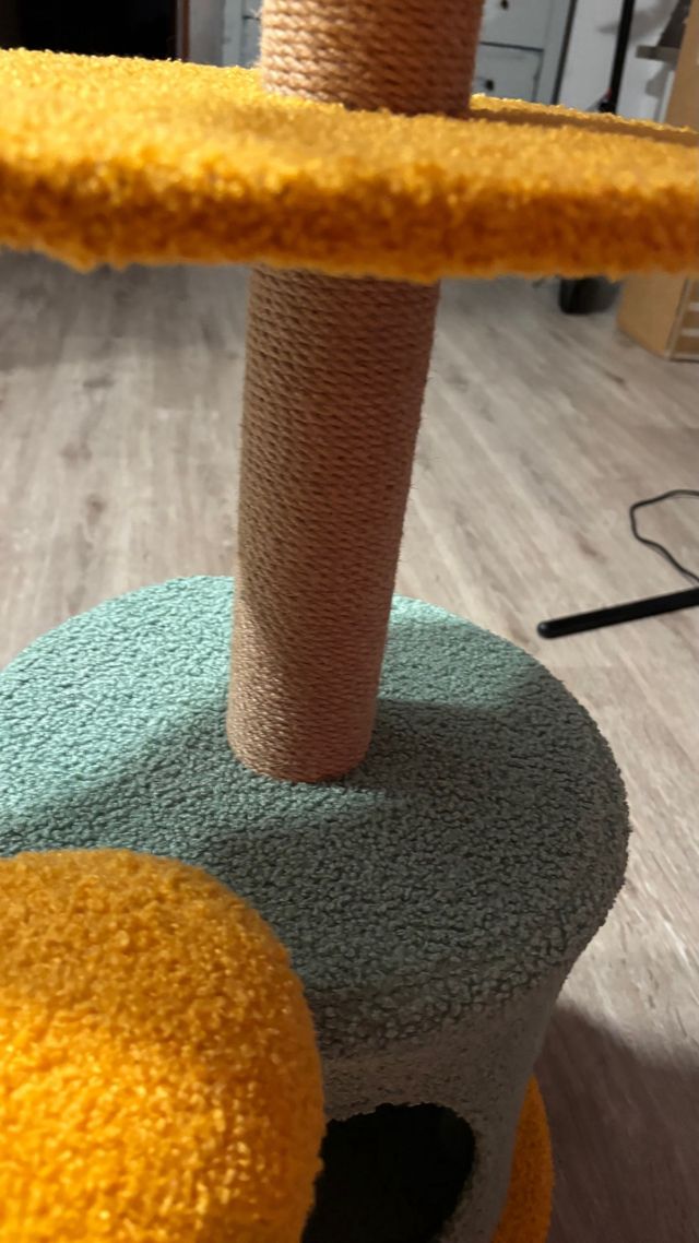 Rascador para gatos con diseño de flor