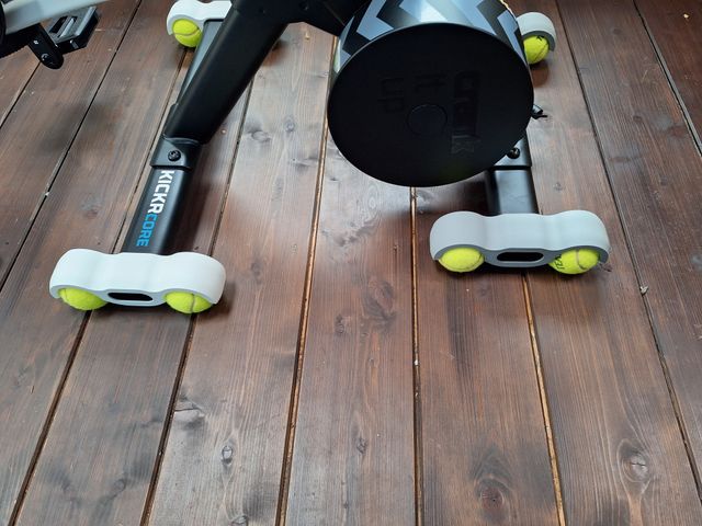 Roller a dondolo intelligente Wahoo Kickr Core 2