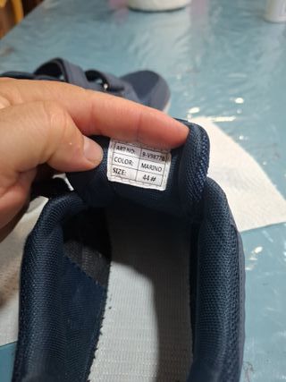 Zapatillas de hombre le hace falta la plantilla 