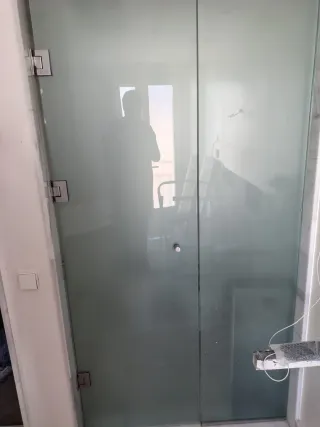 Puerta de cristal para baño