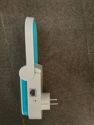 TP-Link Extender Wi-Fi con Presa Integrata