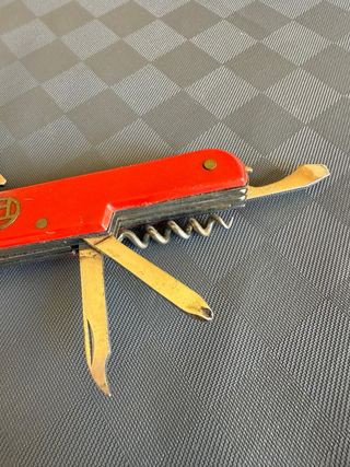 Coltellino multiuso tascabile rosso