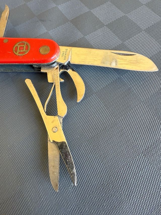 Coltellino multiuso tascabile rosso