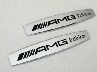 2 Embemas AMG Laterales Logo con Pegatina Mercedes