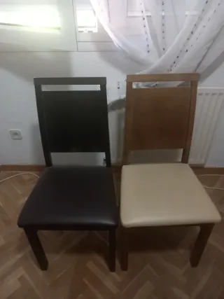 Set di 2 sedie da pranzo in legno e pelle sintetica