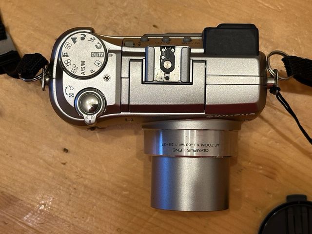 Fotocamera digitale Olympus C-750 Ultra Zoom (lettura)