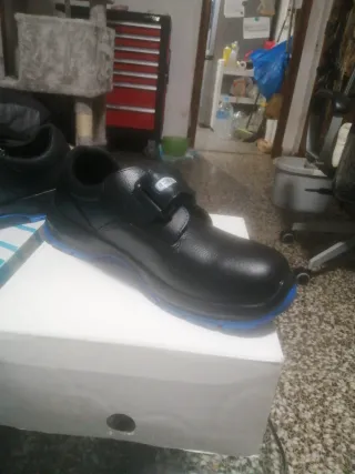 Zapatos de seguridad Robusta negros y azules