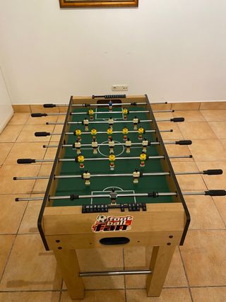 Futbolín de madera