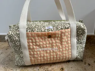 Bolso estampado floral y cuadros