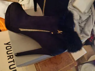 Tronchetto camoscio tacco alto nero