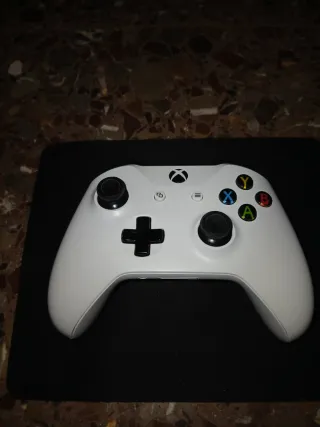 Controller bianco per Xbox One