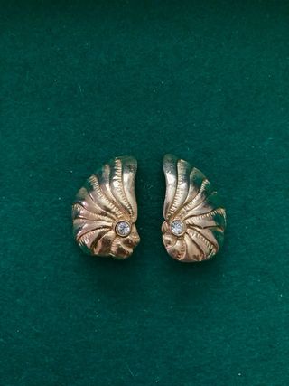 Pendientes vintage dorados con circonita
