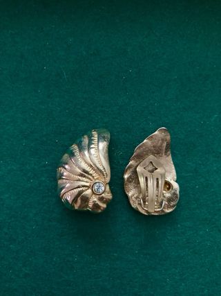 Pendientes vintage dorados con circonita