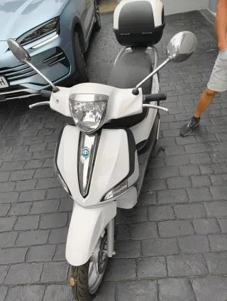 Piaggio Liberty 50 49CC Ciclomotor