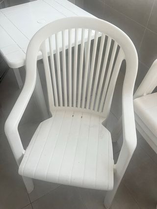 Tavolo da terrazza/giardino e 4 sedie