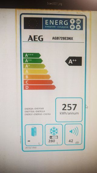 Congelador SEMINUEVO AEG AGB728E3NX NO FROST