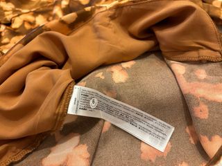 Vestido corto estampado marrón y beige