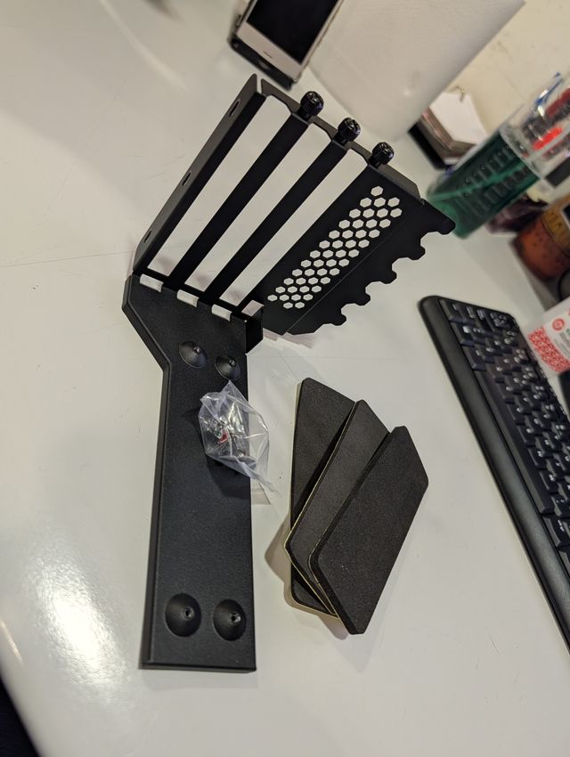 TEUCER L-Z3 Soporte Vertical GPU