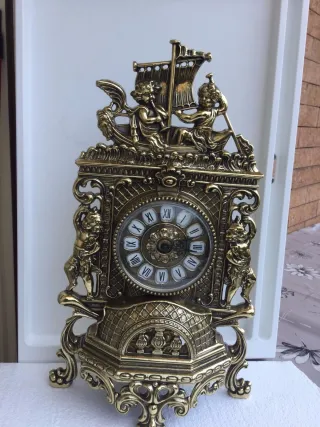 Orologio da tavolo in bronzo dorato