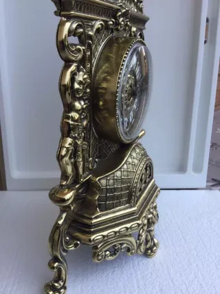 Orologio da tavolo in bronzo dorato