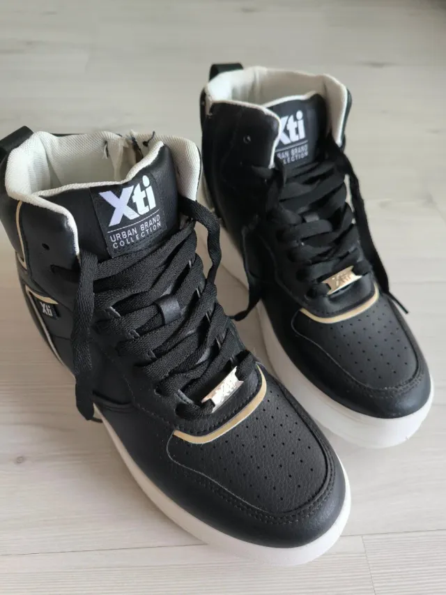 Zapatillas Xti Urban Brand Collection. NUEVAS