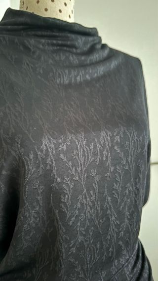 Vestido largo asimétrico negro