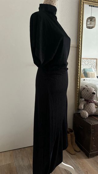 Vestido largo asimétrico negro