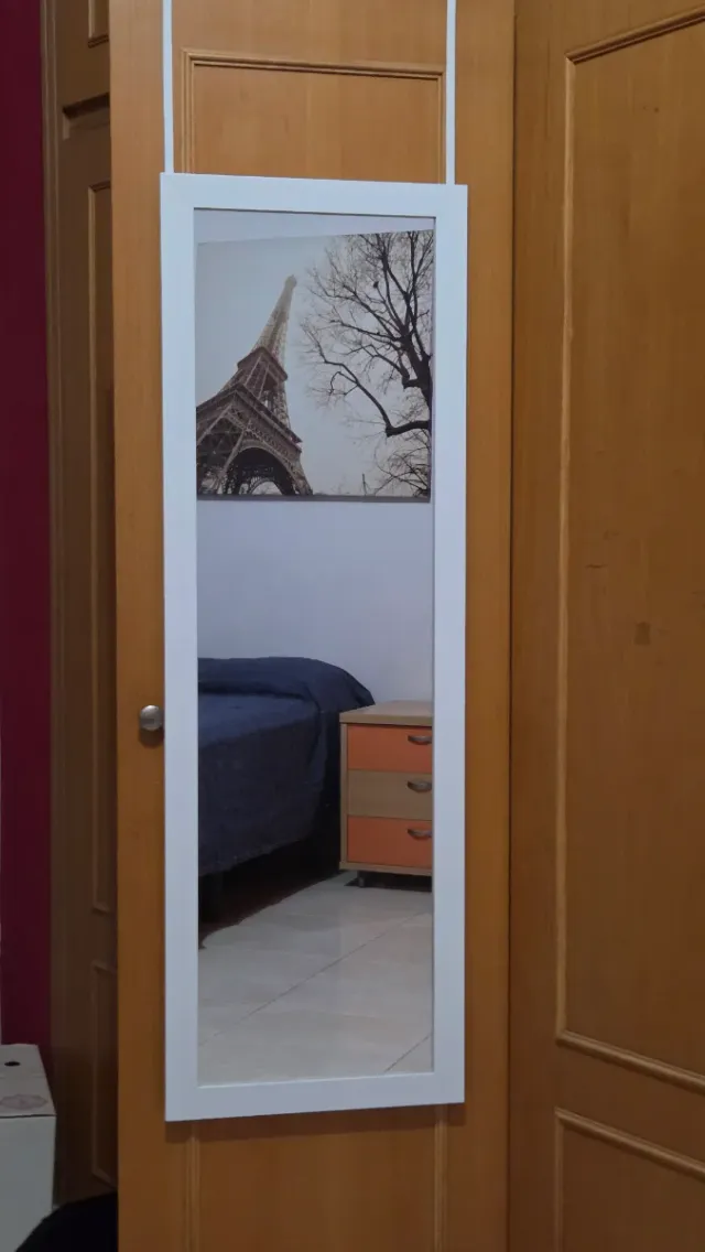 Espejo de cuerpo entero con marco blanco