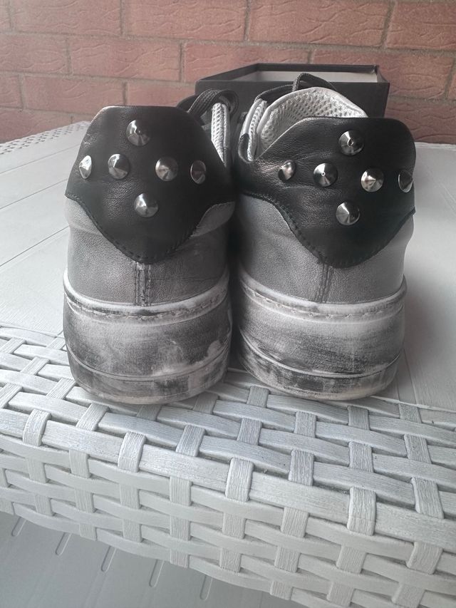 Scarpe Uomo con borchie Grigio/Nero