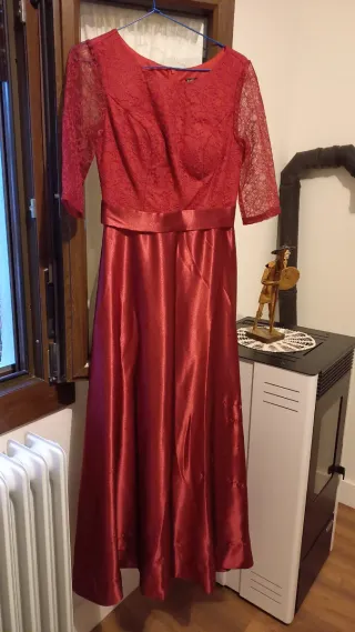 Vestido de fiesta raso granate