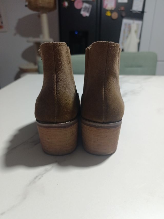 Botines de piel marrón Compañía Fantástica