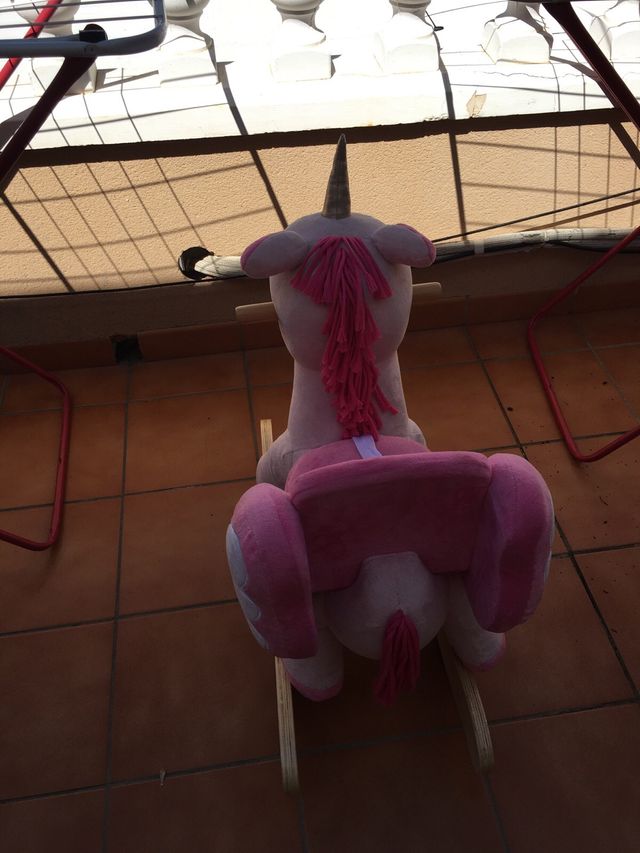 Labebe. caballito unicornio balancin.