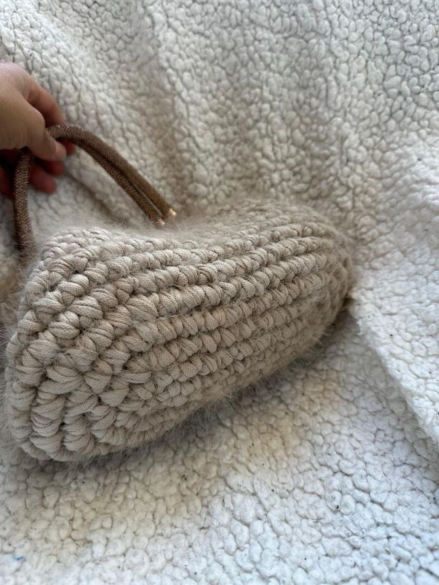 Pochette beige con manico strass