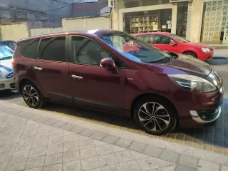 Renault Grand Scenic 2012