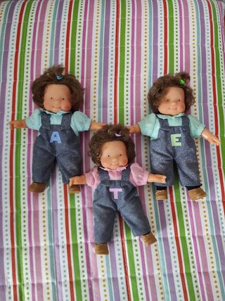 Tre bambole gemelle 17 cm