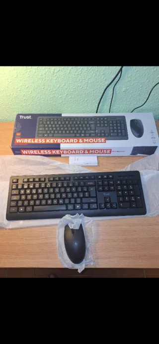 Trust Teclado y Ratón Inalámbricos Negro