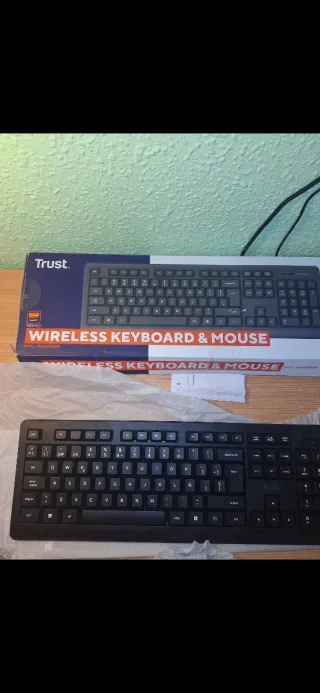 Trust Teclado y Ratón Inalámbricos Negro