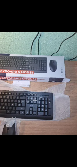 Trust Teclado y Ratón Inalámbricos Negro