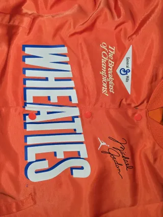 Chaqueta Bomber Jordan Wheaties talla m pero es L 
