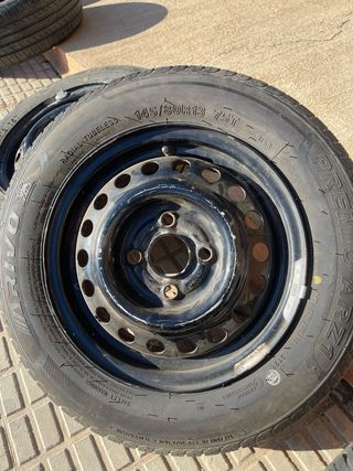 Juego de 4 ruedas con llantas de acero 13”