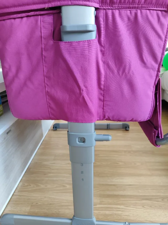 Cuna colecho Chicco Next2me color morado