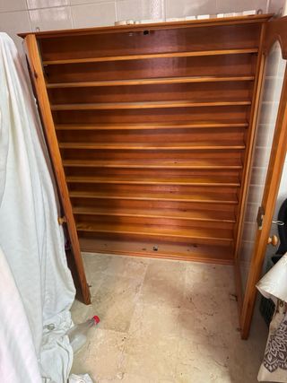 Vitrina expositora madera y cristal