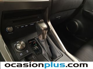 Lexus NX 300h Business 2WD 145 kW (197 CV)