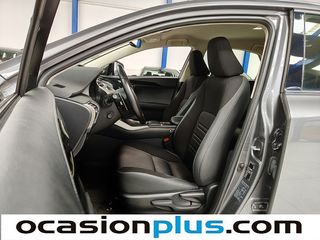 Lexus NX 300h Business 2WD 145 kW (197 CV)