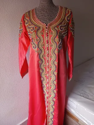 Caftán bordado talla M.L