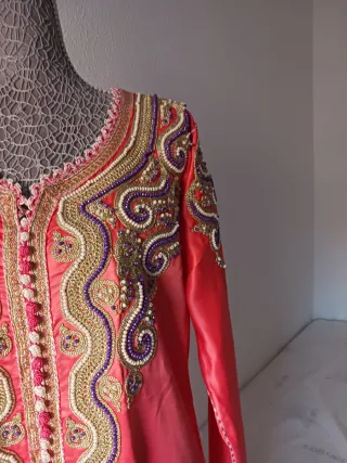 Caftán bordado talla M.L