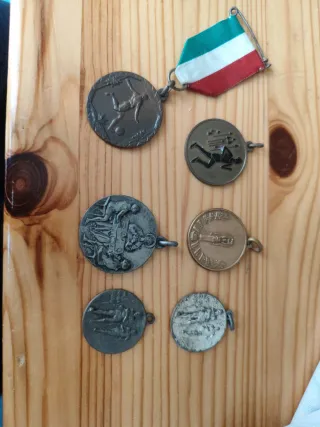 Lotto di 6 medaglie vintage anni '60