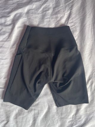Nike Mallas Cortas Universa Talle Alto Talla M
