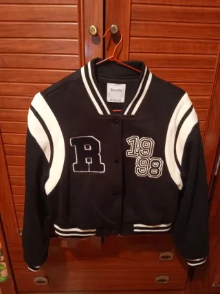 Chaqueta Bomber Bershka Talla S